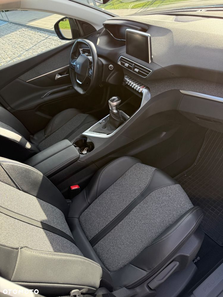 Peugeot 3008 1.5 BlueHDi Allure S&S - 22
