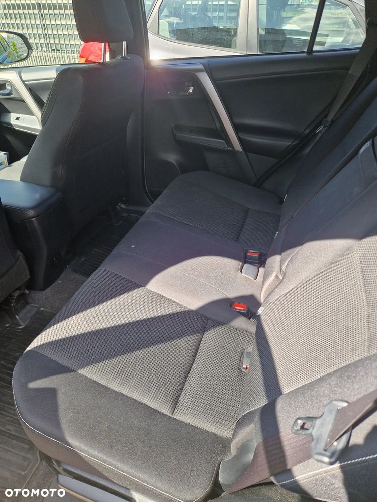 Toyota RAV4 Hybrid Style 4x2 - 6