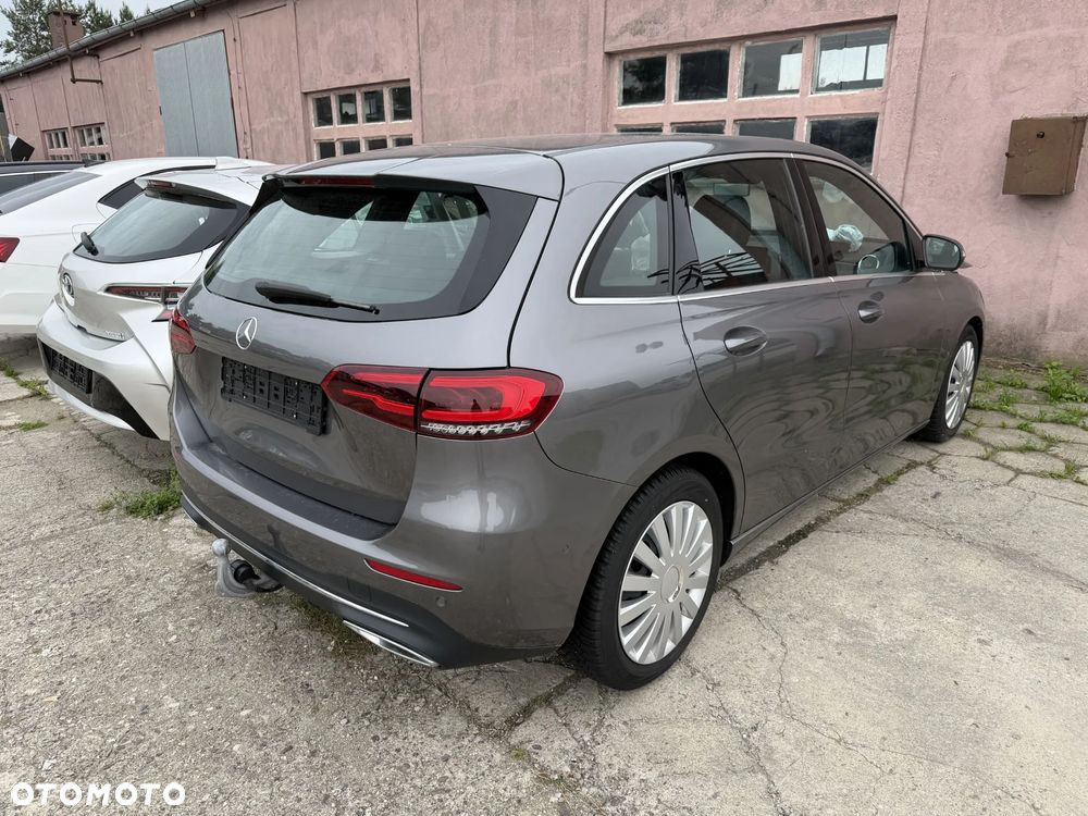 Mercedes-Benz Klasa B 220 4Matic 7G-DCT AMG Line - 3