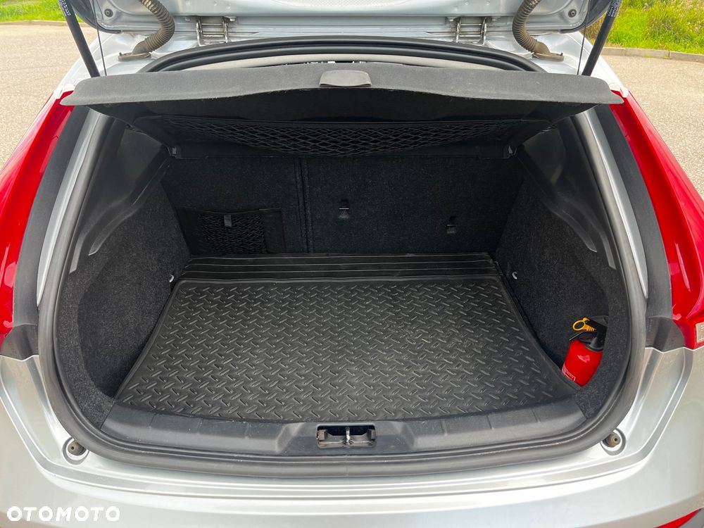 Volvo V40 D3 Summum - 17