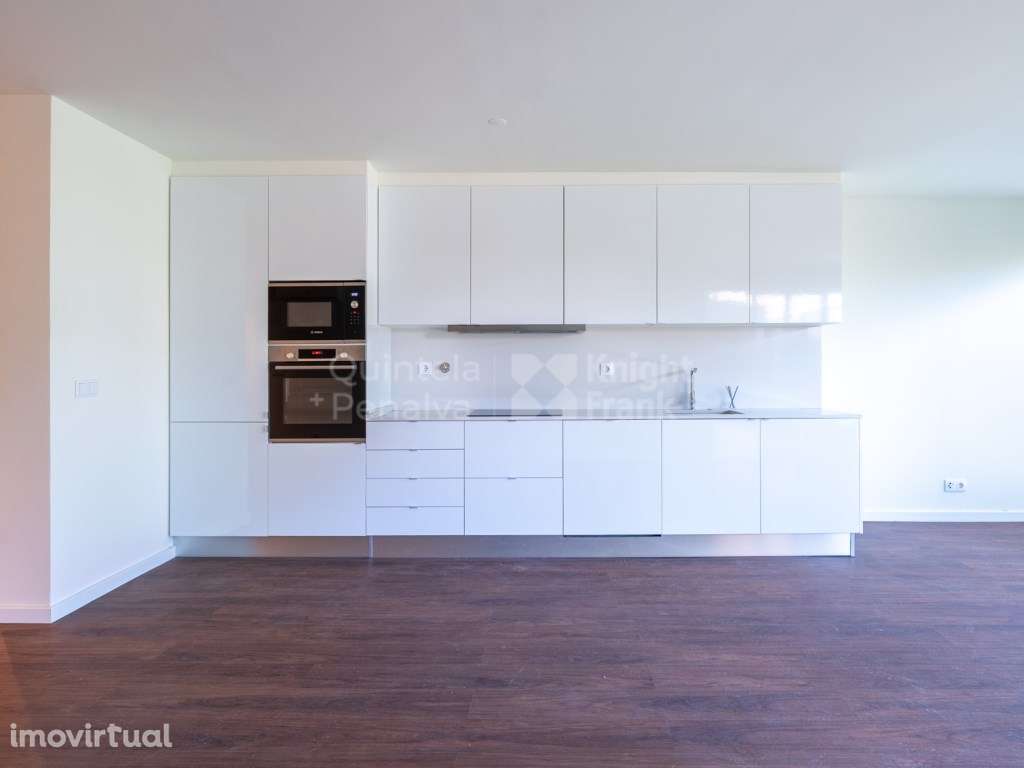 Apartamento T2 com terraço em condomínio com piscina no Estoril - Grande imagem: 5/25