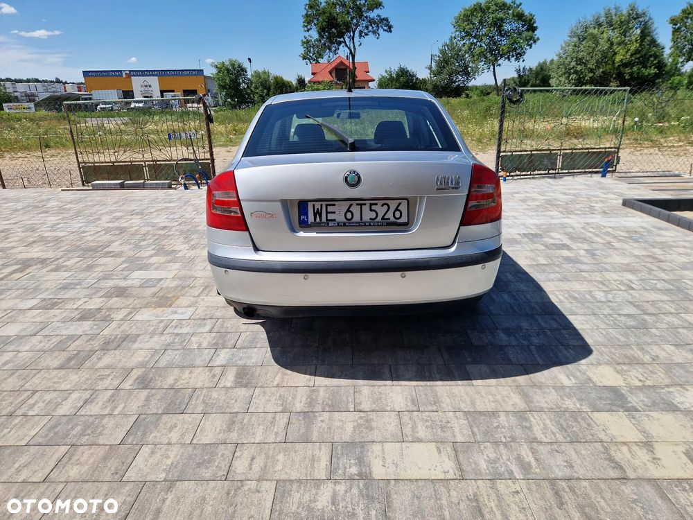 Skoda Octavia 1.6 FSI Automatik Ambiente - 8