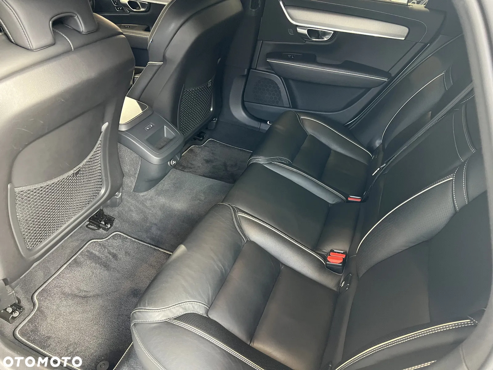 Volvo V90 D5 AWD R-Design - 14
