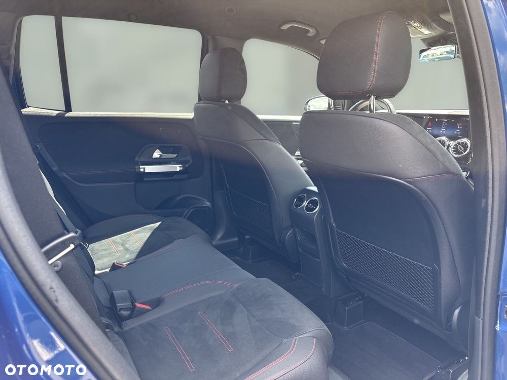Mercedes-Benz GLB - 21