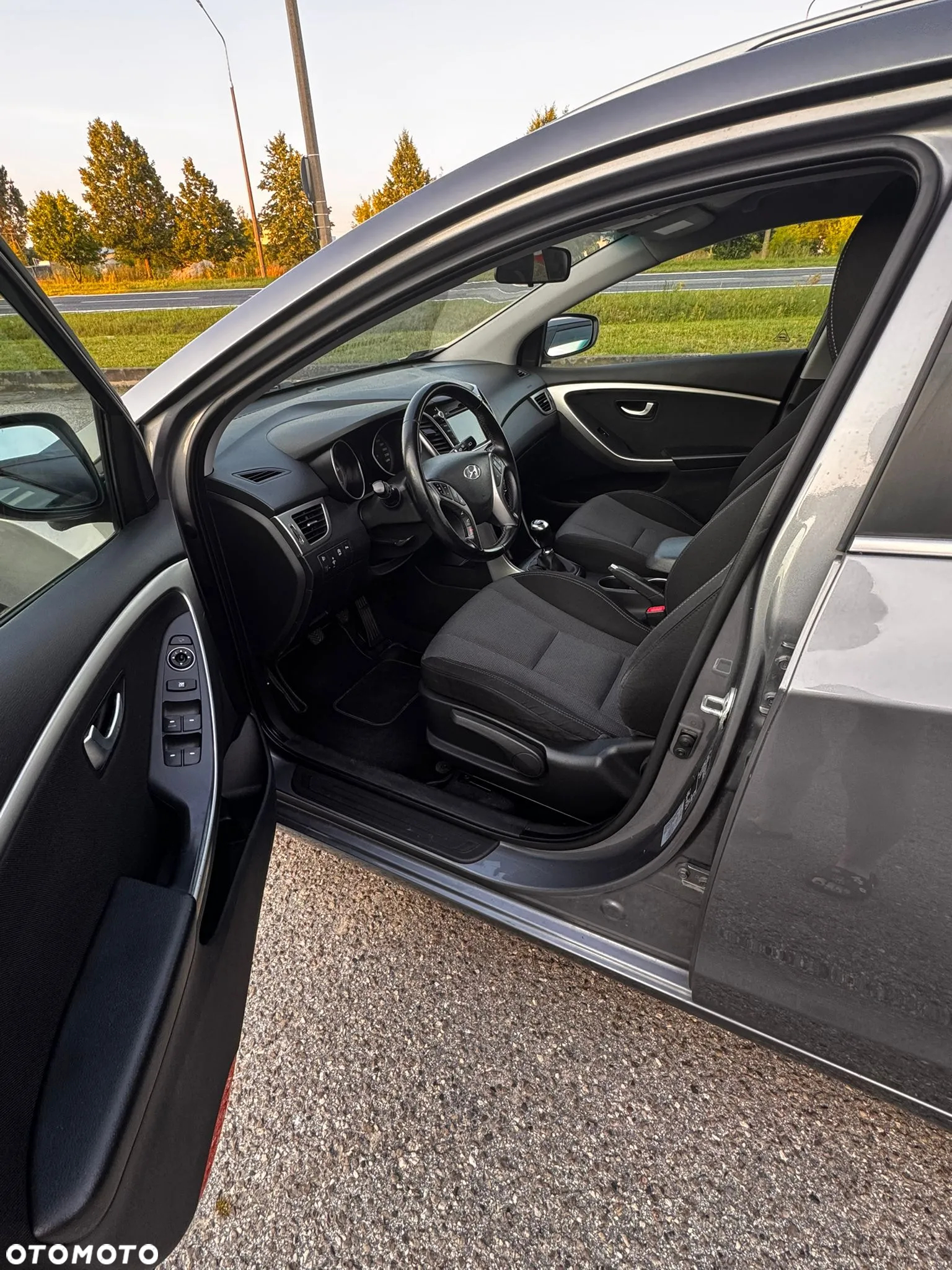 Hyundai i30 i30cw blue 1.6 CRDi Trend - 10