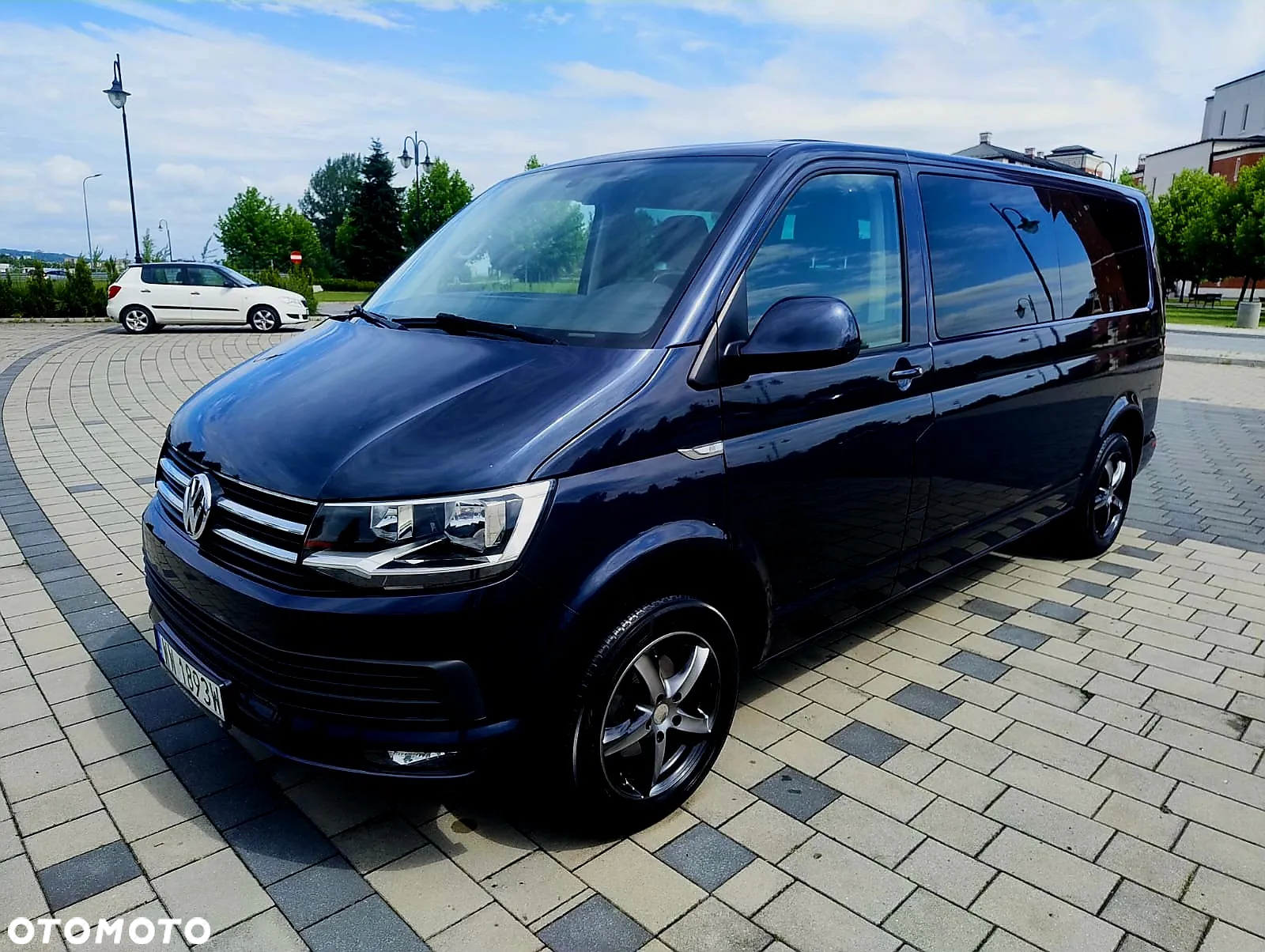 Volkswagen Caravelle 2.0 TDI L2 Comfortline - 3