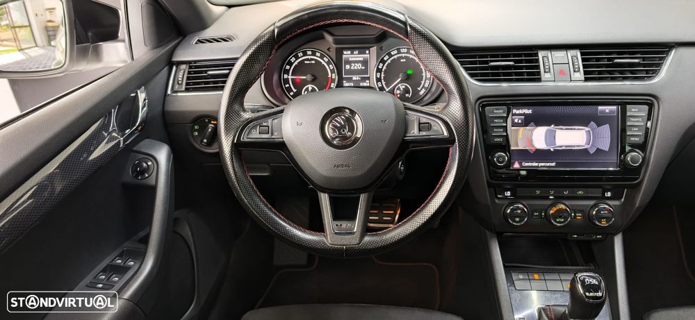 Skoda Octavia 2.0 TDI DSG RS - 39