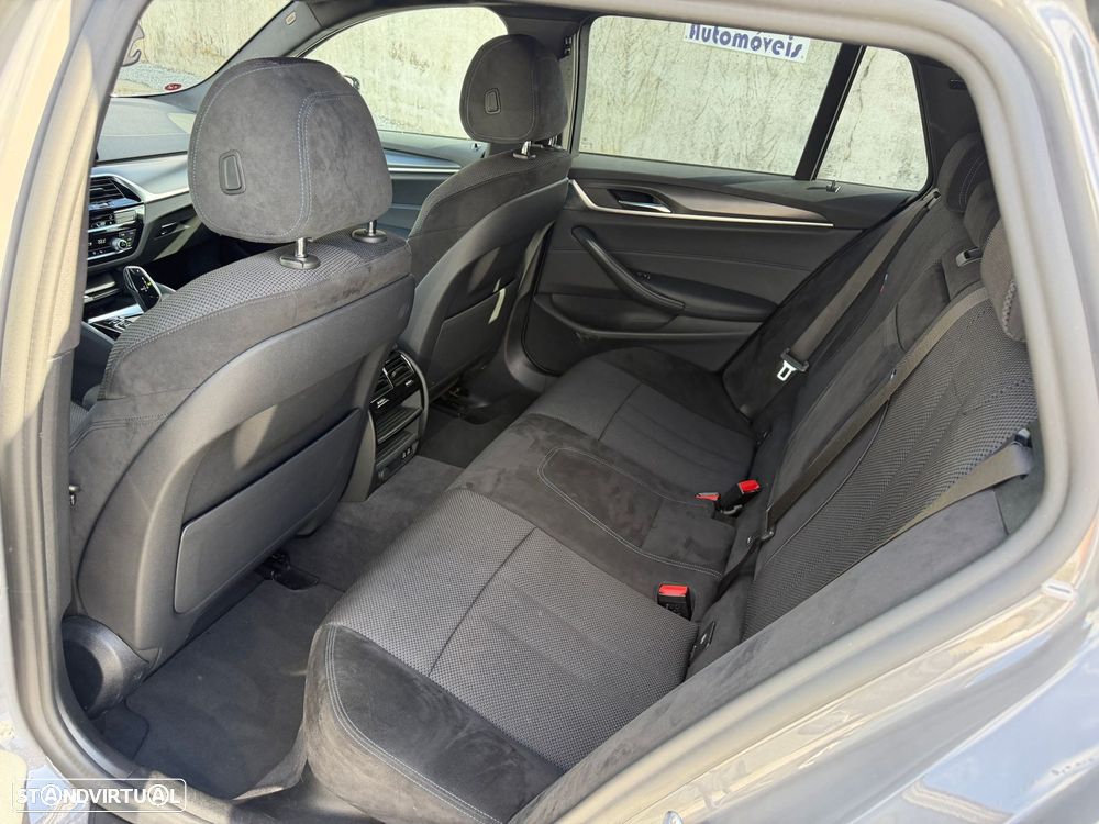 BMW 530 e Pack Desportivo M - 13