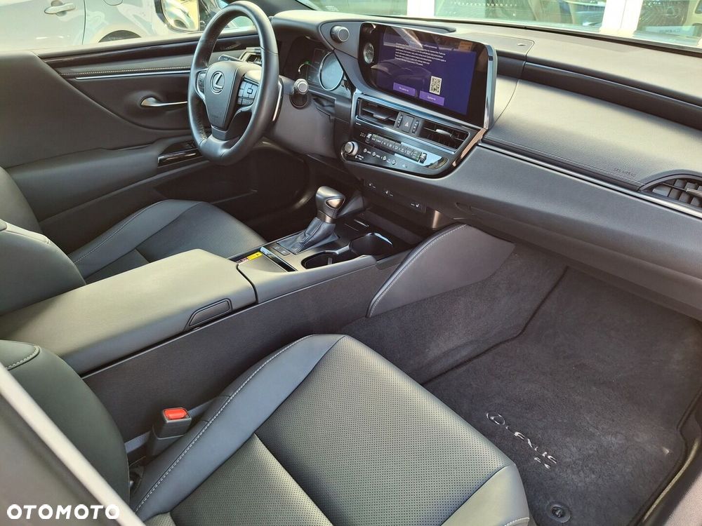 Lexus ES 300h Business Edition - 16