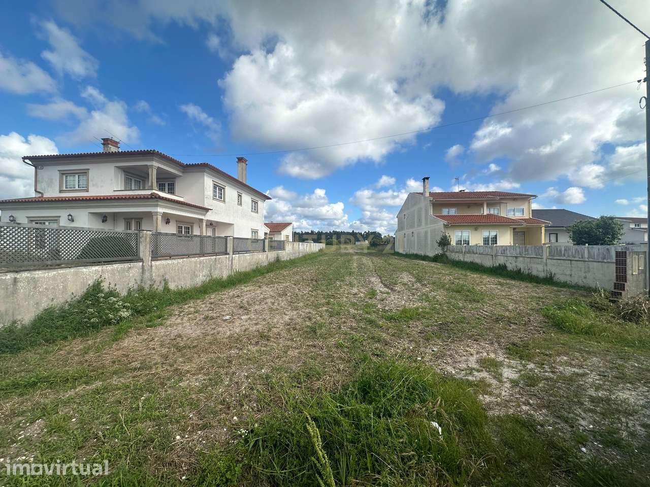 Terreno com viabilidade de construção - Grande imagem: 2/4