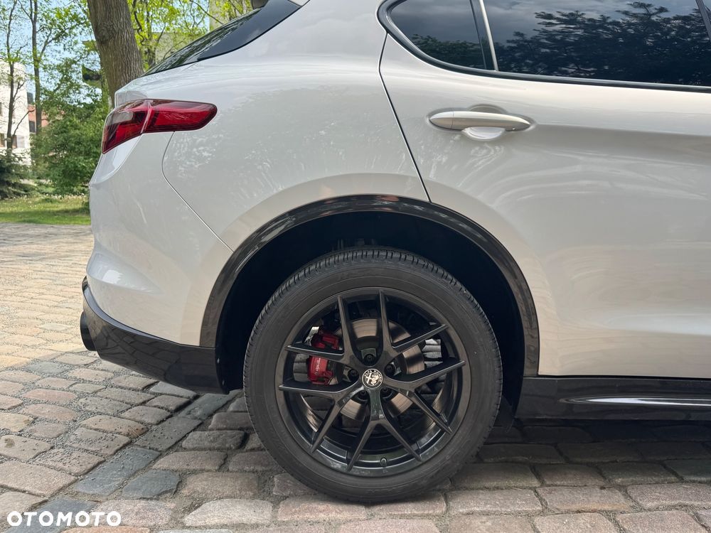 Alfa Romeo Stelvio - 6