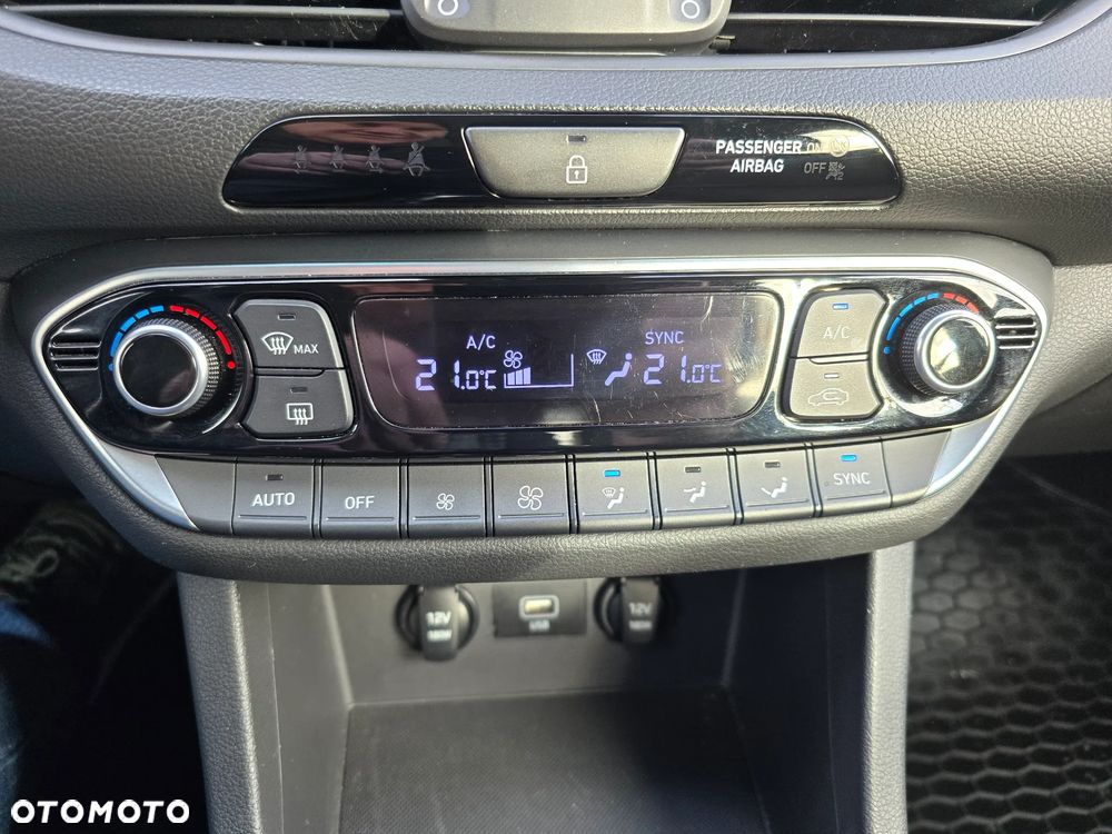 Hyundai i30 1.5 DPI Smart - 13