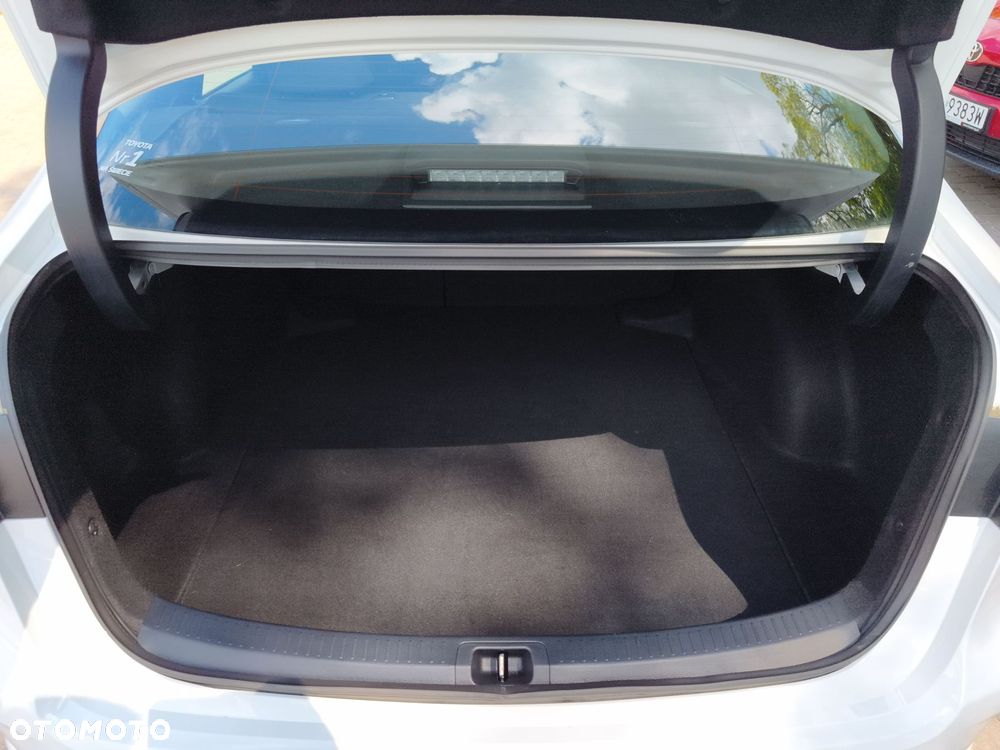 Toyota Corolla 1.8 Hybrid Comfort - 13