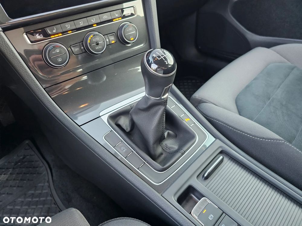 Volkswagen Golf 1.5 TSI BMT Evo Highline - 20