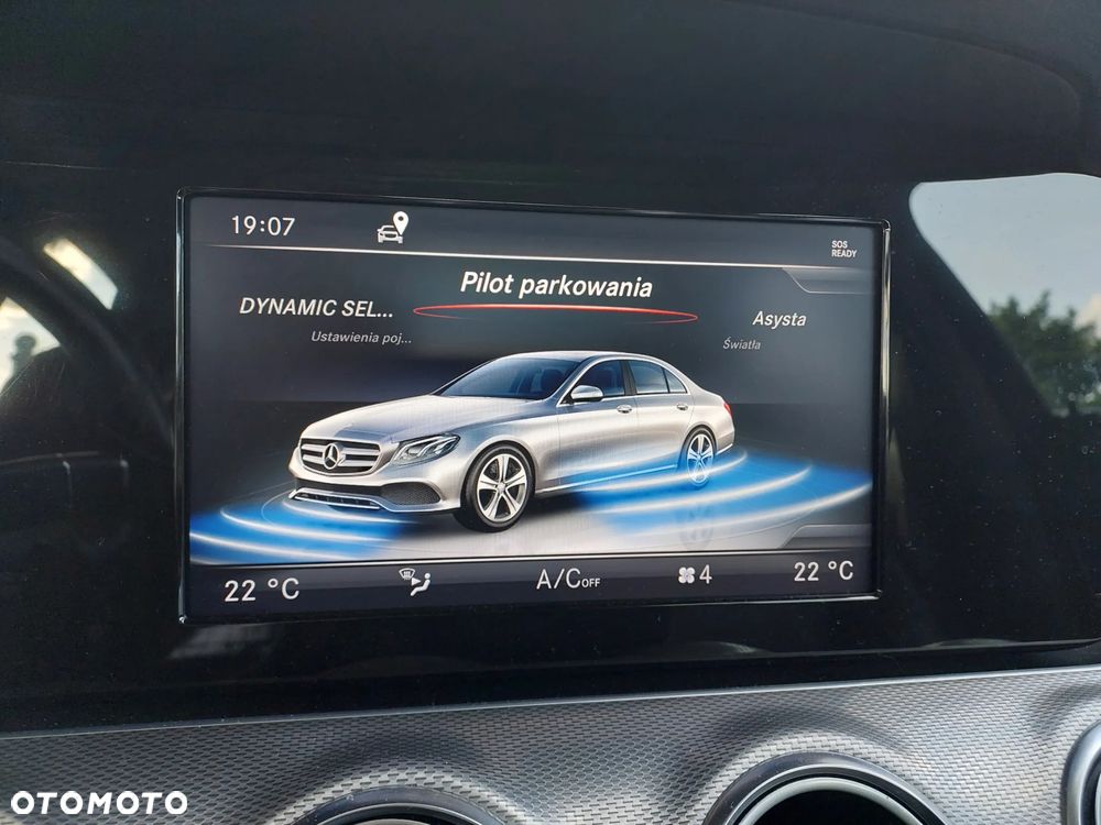 Mercedes-Benz Klasa E 220 d 9G-TRONIC - 11