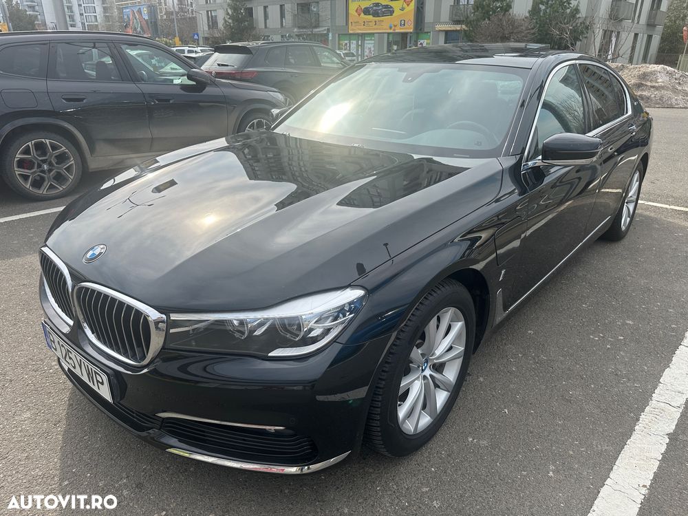 BMW Seria 7 740e iPerformance - 1