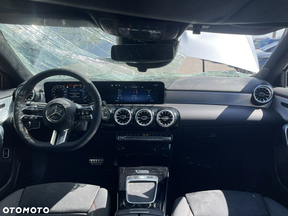 Mercedes-Benz Klasa A 250 4Matic 7G-DCT AMG Line - 10