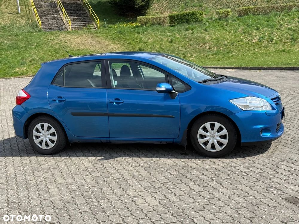 Toyota Auris - 1