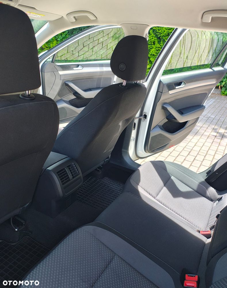 Volkswagen Passat 2.0 TDI EVO Business DSG - 23