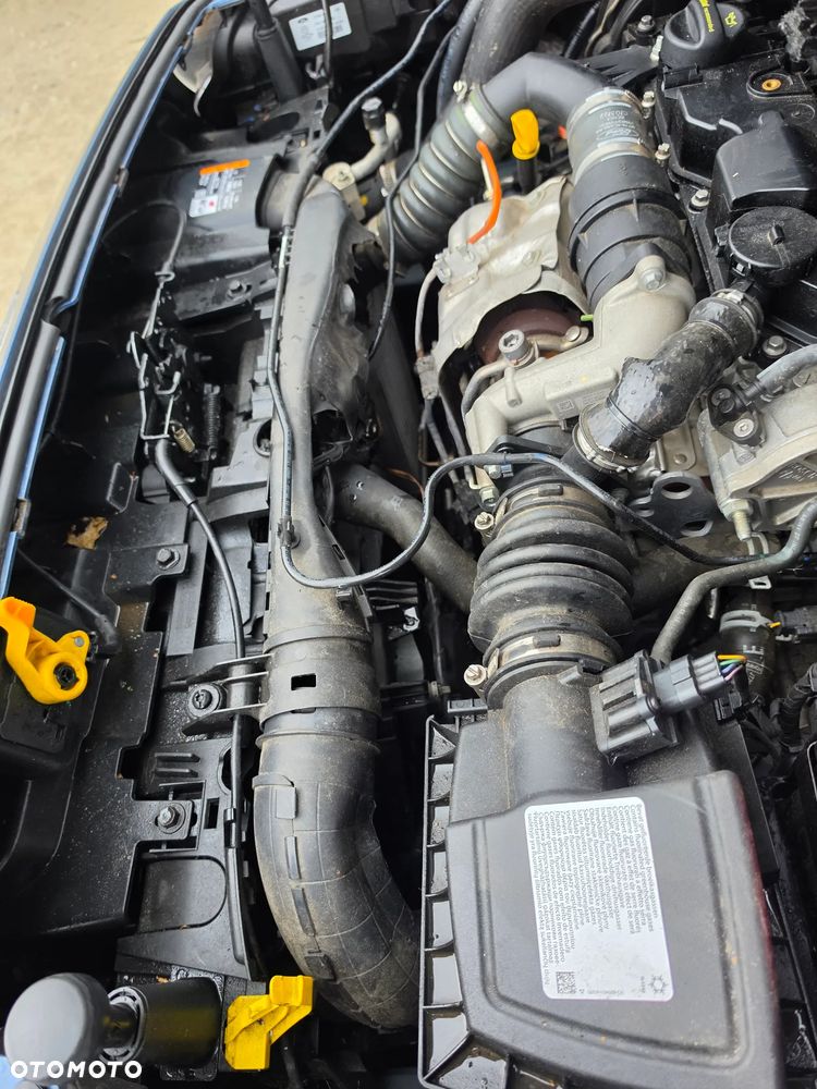 Ford Transit Courier - 25