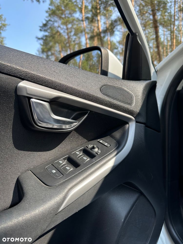 Volvo V40 D3 Kinetic - 17