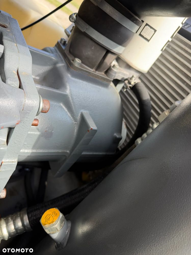 Atlas Copco XAS 97 Kompresor Śrubowy. Sprężarka. 5,5m3. Przyczepa mobilna jezdna do rejestracji. Silnik Deutz! jak Nowy 786 mtg. 2016rok. Import Norwegia! Chłodnica cyklonowa! NAOLEJACZ. Serwisowany w DEKRA Hamulec najazdowy. Opony z 2025roku. Zadbana Maszyna! OKAZJA - 14