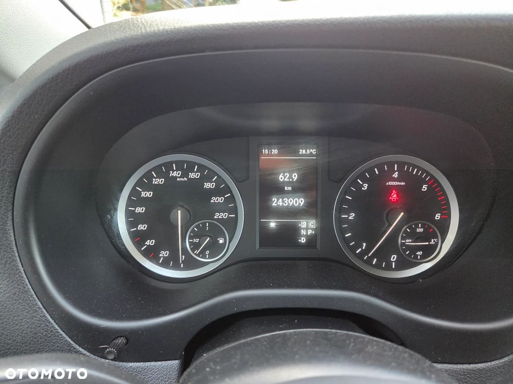 Mercedes-Benz Vito - 10