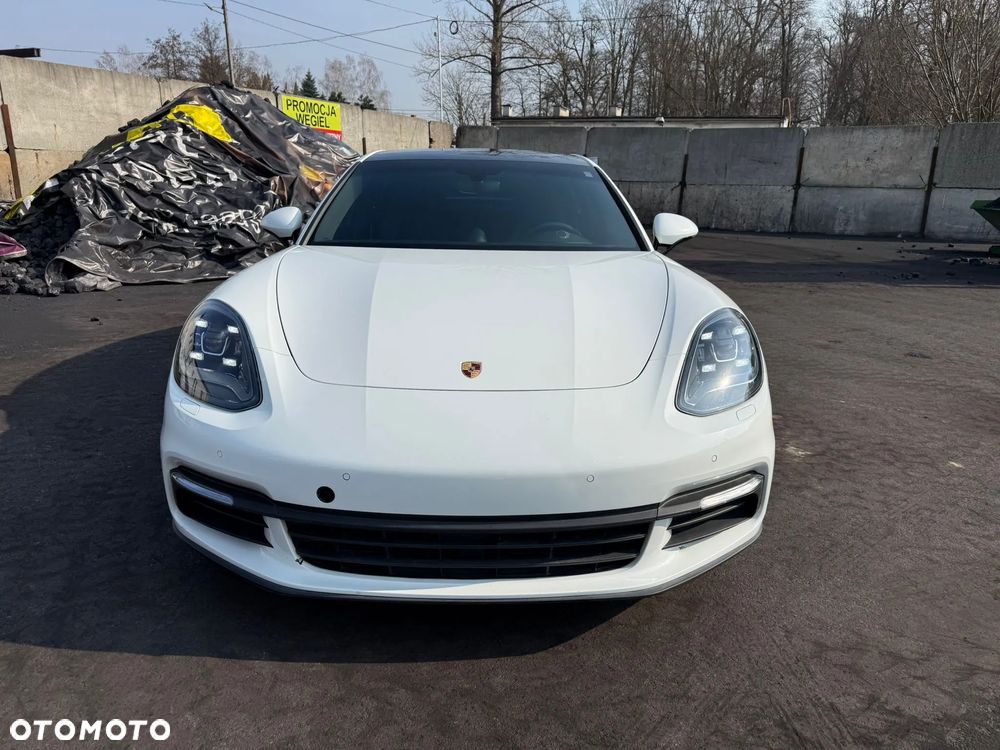 Porsche Panamera - 3