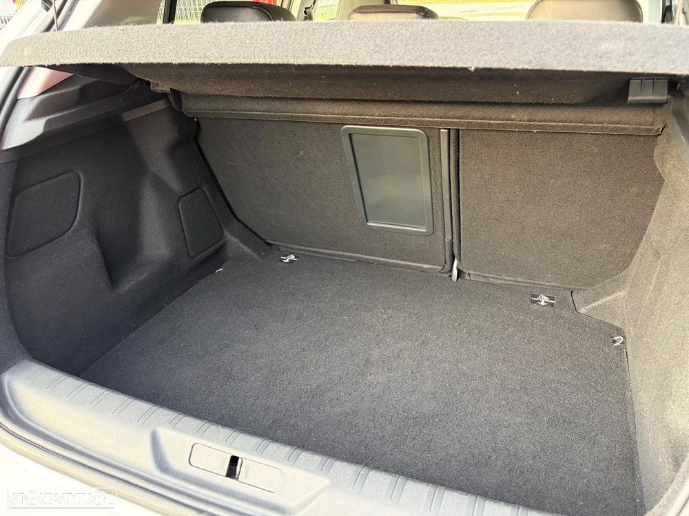 Peugeot 308 1.2 PureTech Allure J17 - 57