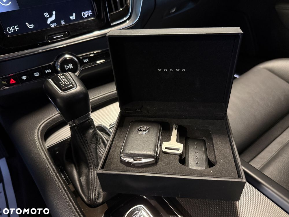 Volvo V90 D5 SCR AWD Momentum Pro - 16