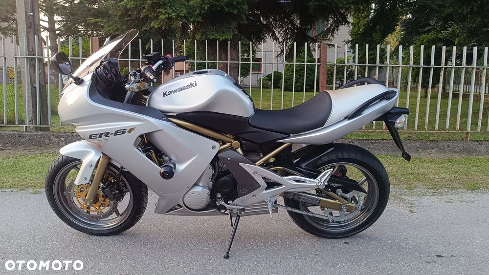 Kawasaki ER - 9