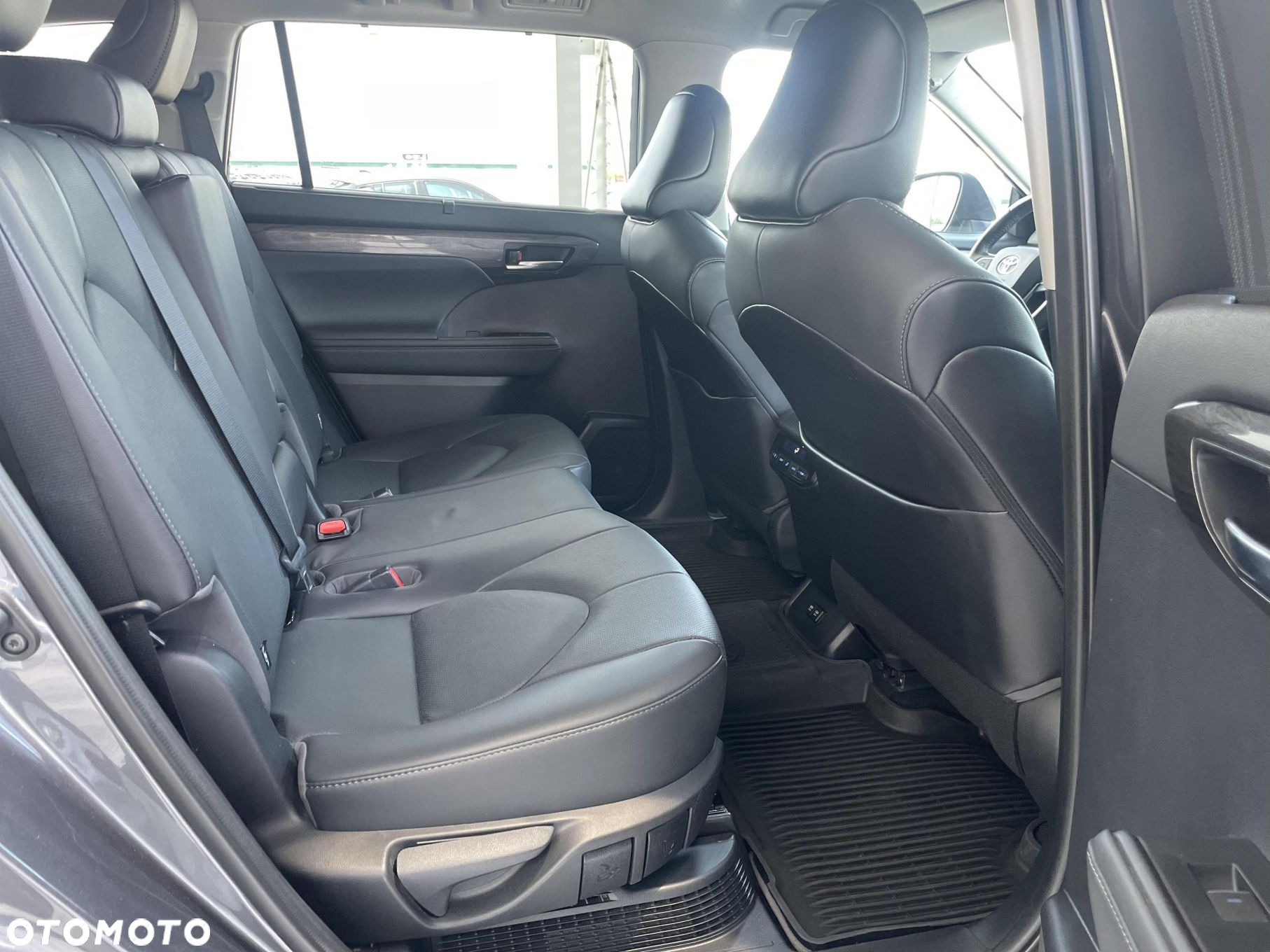 Toyota Highlander - 10