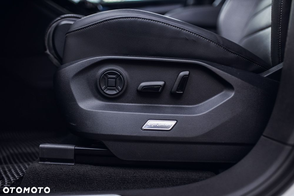 Volkswagen Touareg 3.0 V6 TDI SCR 4Mot R-Line - 30