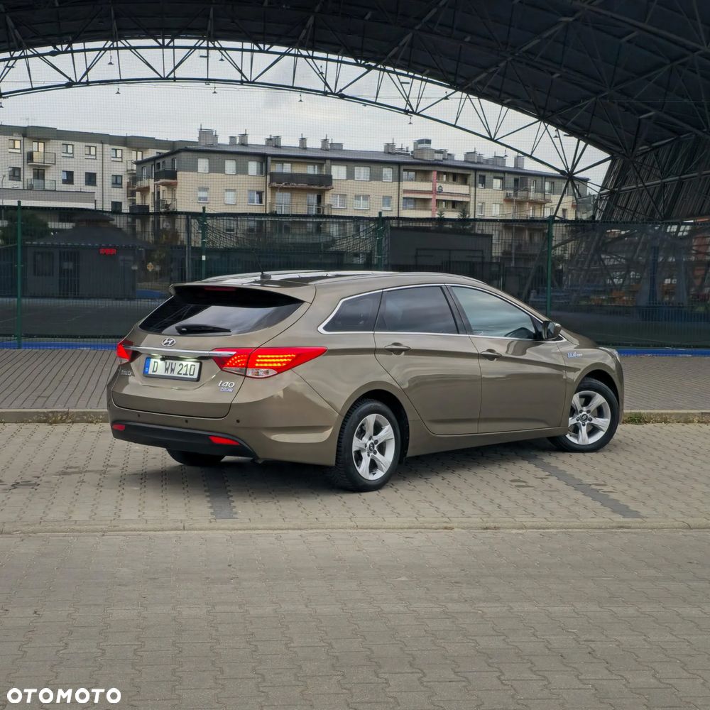 Hyundai i40 Kombi blue 1.6 Space - 13