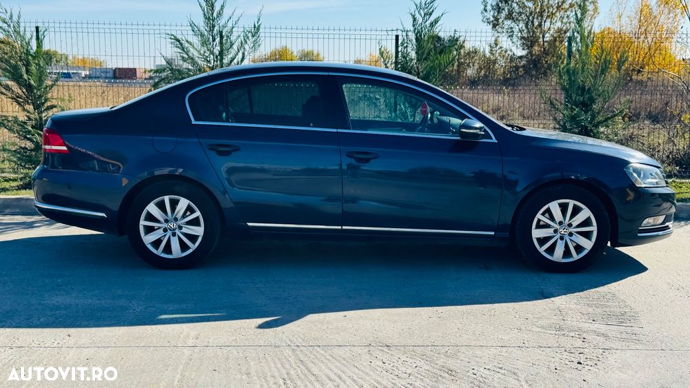 Volkswagen Passat - 11