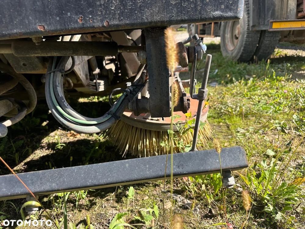 Inny Zamiatarka uliczna Myjka Odkurzacz Pojazd Komunalny 4x2 Scarab Sweepers - 16