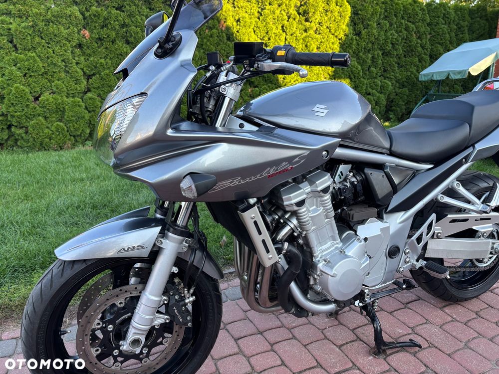 Suzuki Bandit - 25