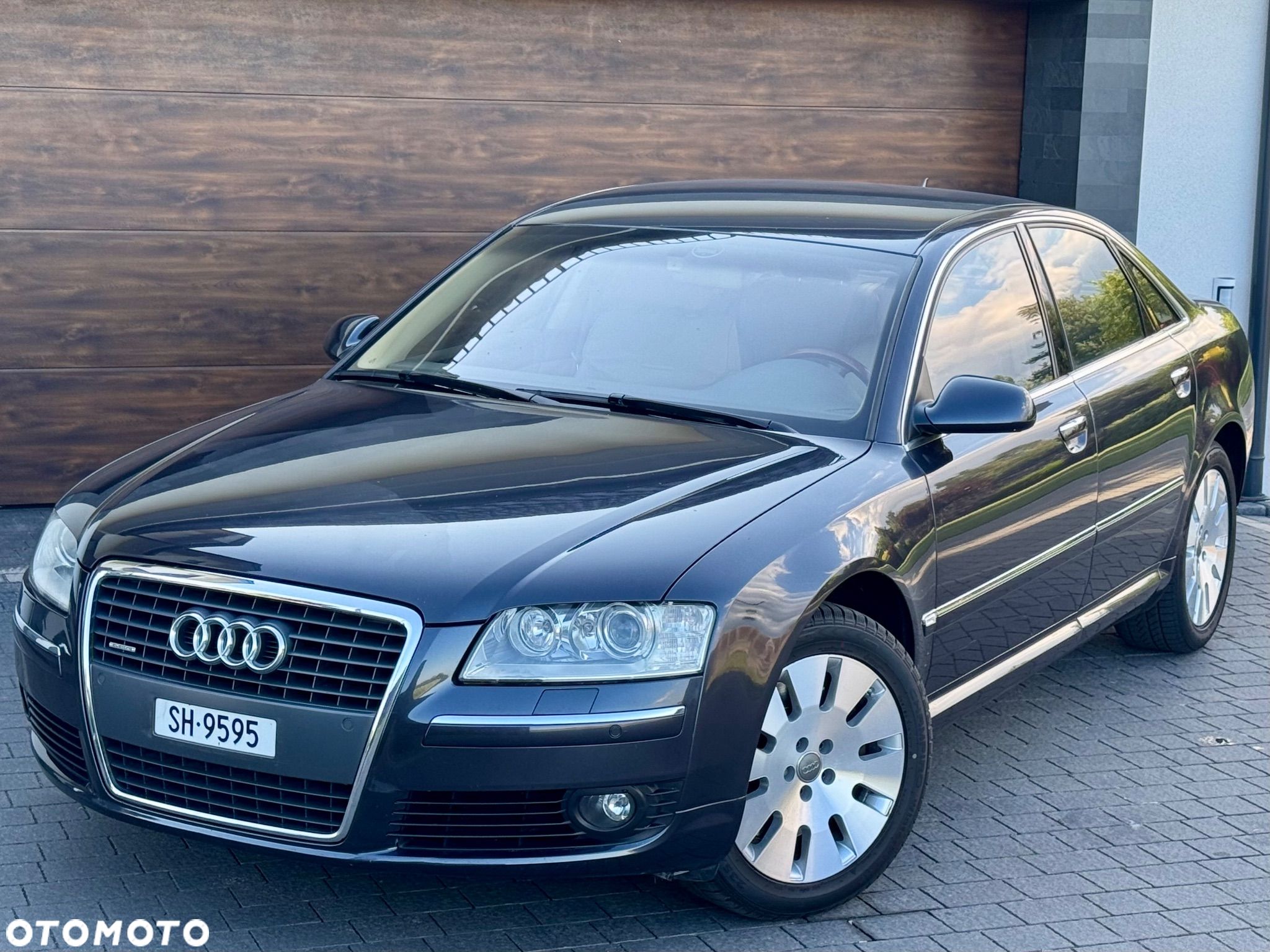 Audi A8 4.2 TDI Quattro - 1