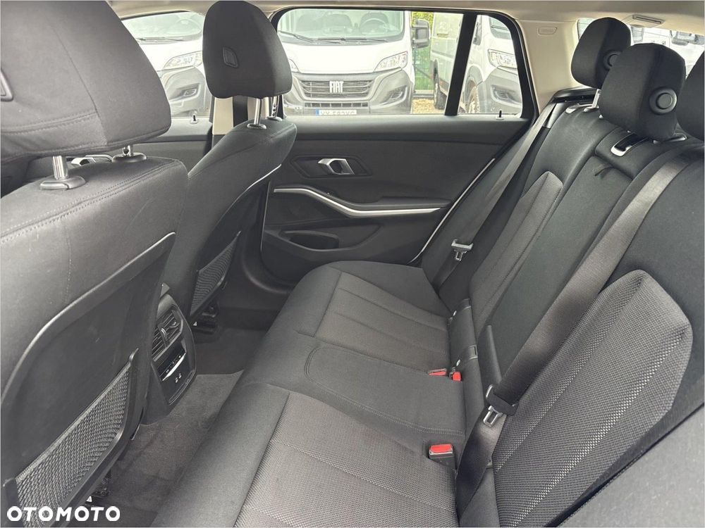 BMW Seria 3 318i Advantage - 14