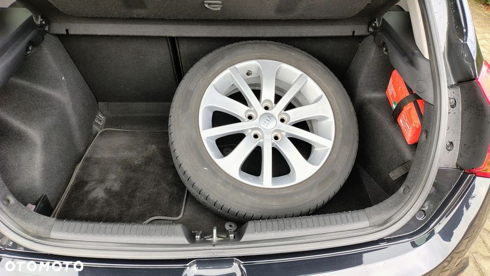 Kia Ceed 1.6 CRDi 128 Dream Team Edition - 16