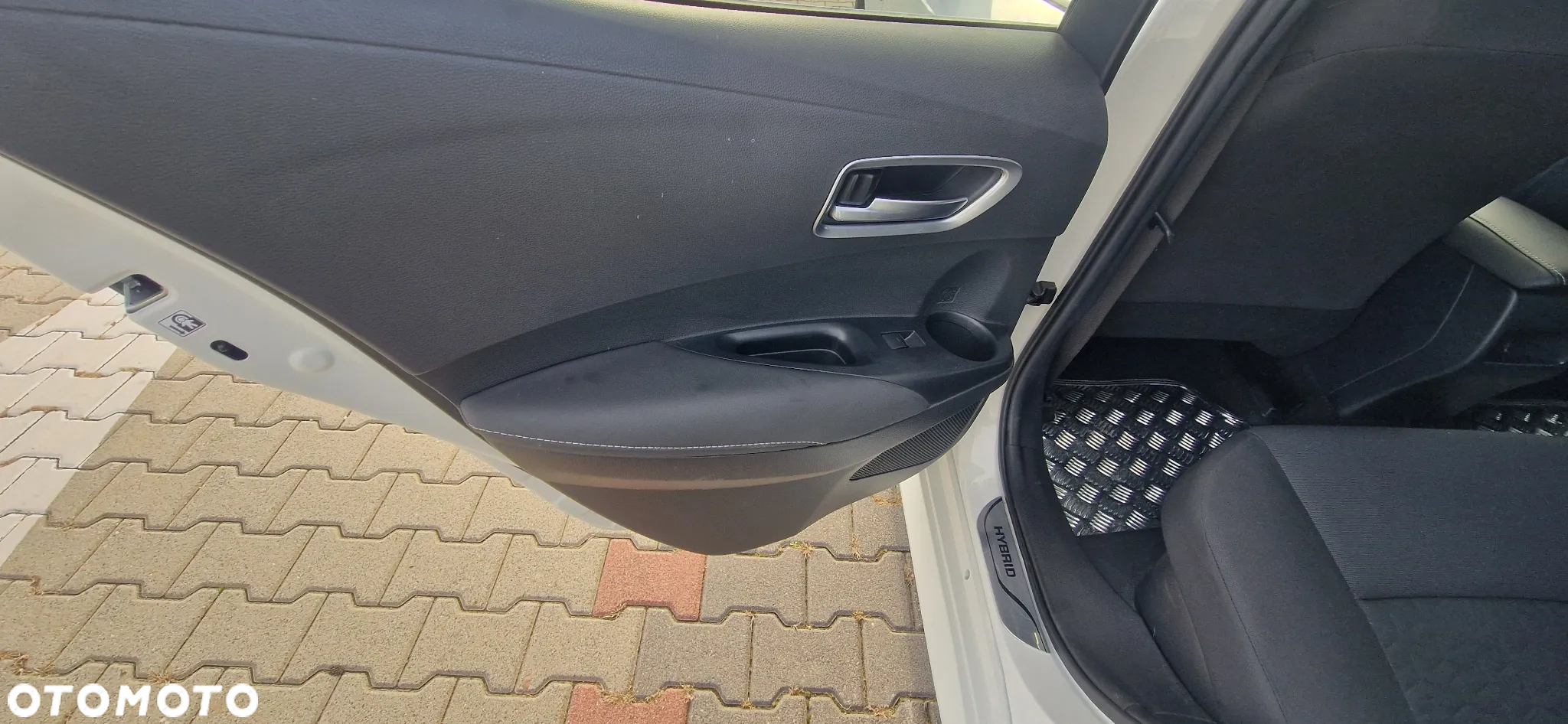 Toyota Corolla - 30