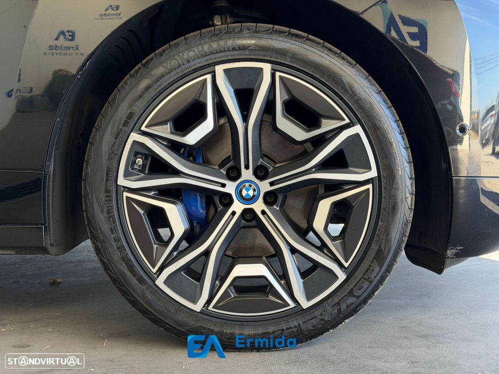BMW iX xDrive 40 Pack Desportivo - 14