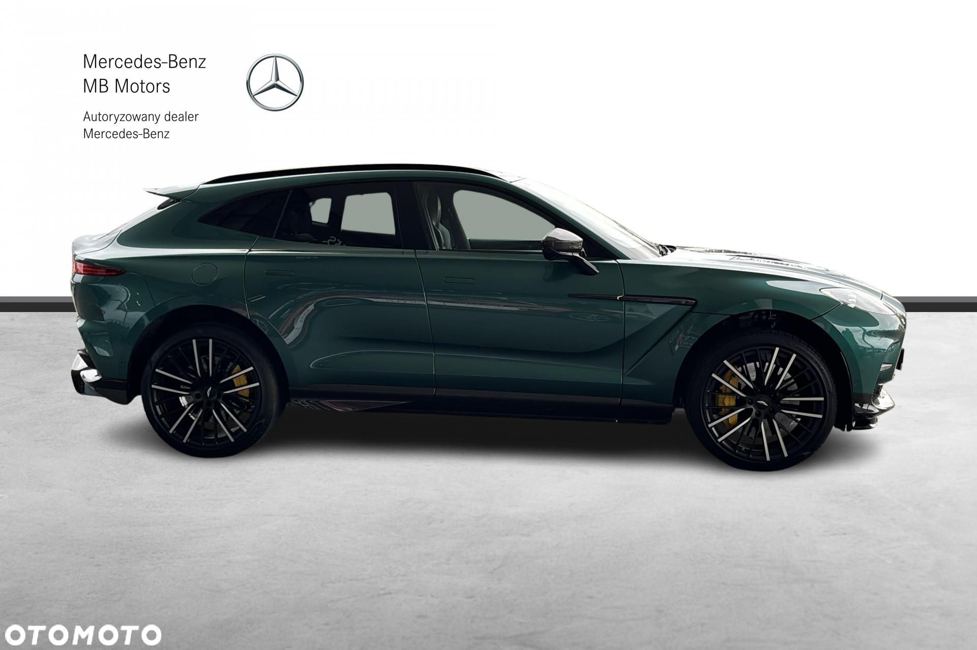 Aston Martin DBX - 6