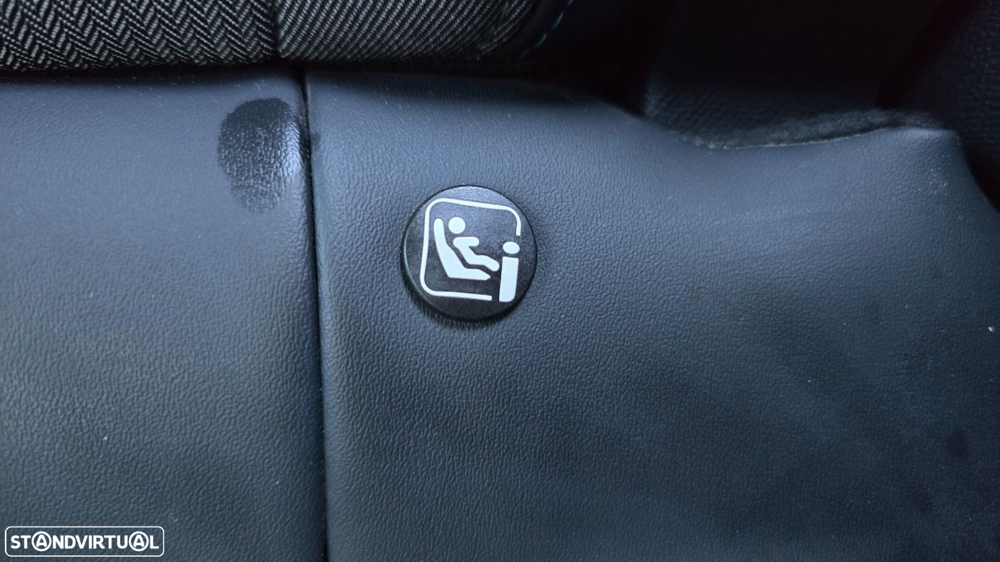 Peugeot e-208 Allure - 48