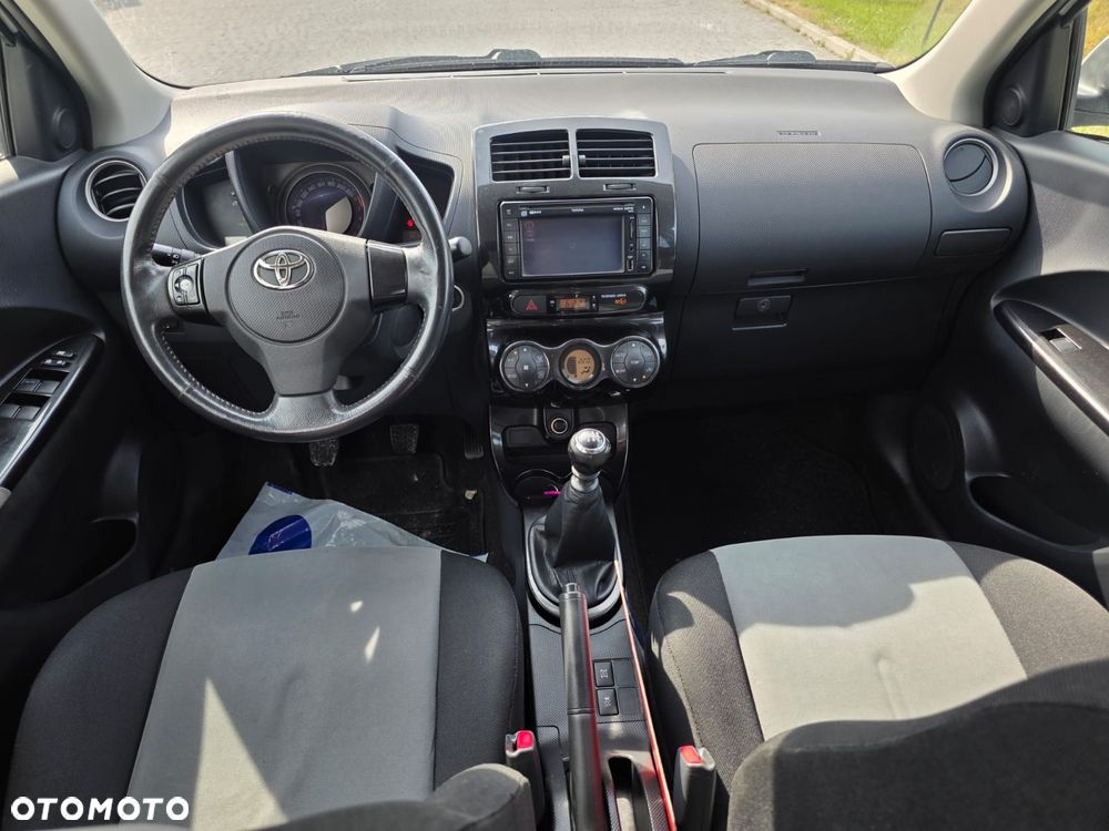 Toyota Urban Cruiser - 17
