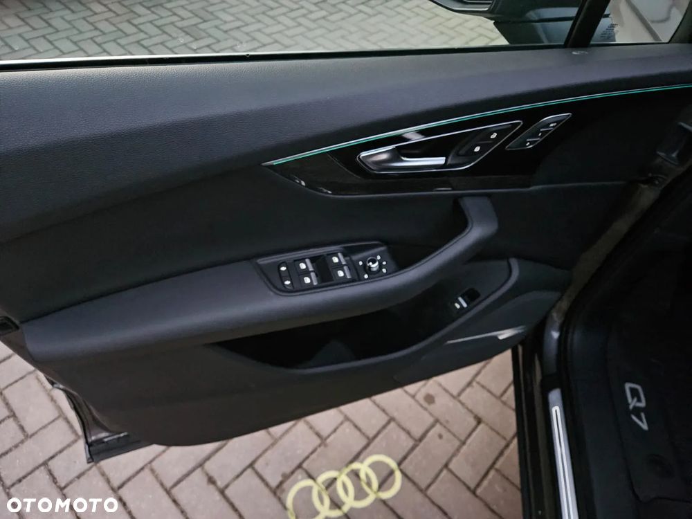 Audi Q7 3.0 TFSI Quattro Tiptronic - 25