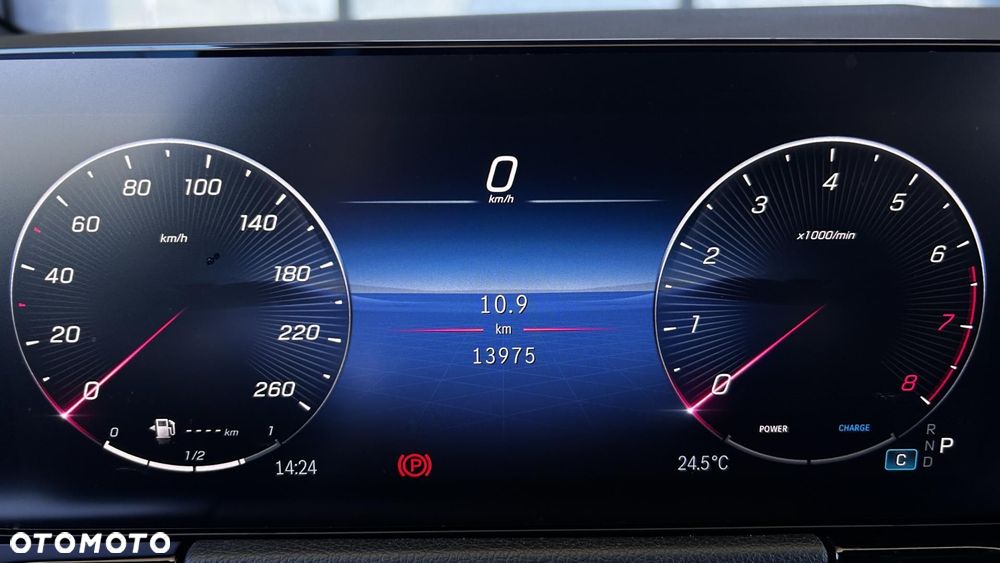Mercedes-Benz GLA - 16