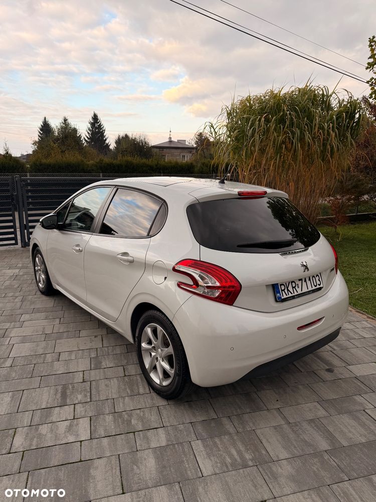 Peugeot 208 1.2 VTi Allure - 4