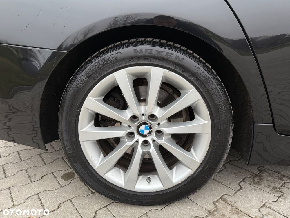 BMW Seria 5 525d Luxury Line - 9