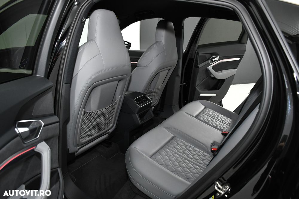 Audi e-tron - 12